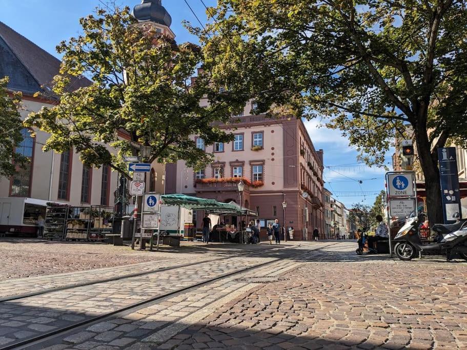 65Qm Altbaucharme Mit Zwei Balkonen Daire Karlsruhe Dış mekan fotoğraf